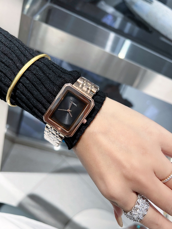 ブランド時計背面デザイン